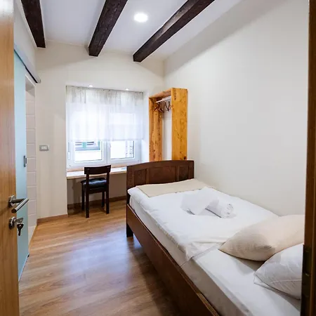 4 Tete فندق مبيت وإفطار