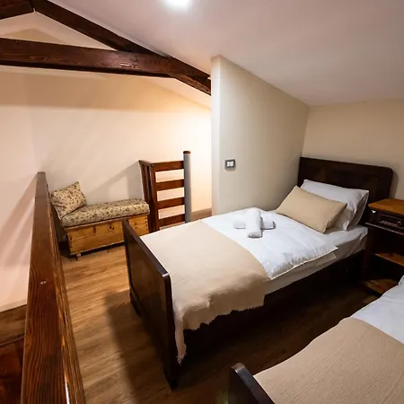 4 Tete Oda ve Kahvaltı